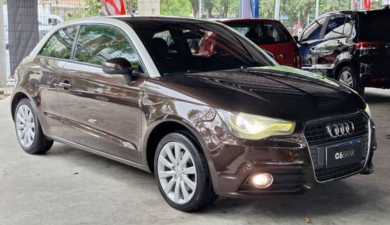 AUDI A1 1.4 TFSI ATTRACTION 16V 122CV GASOLINA 4P AUTOMÁTICO